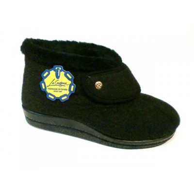 Zapatilla de casa abotinada con Velcro Forro lana La Cadena Paño Negro Zapatilla de casa abotinada con Velcro Forro lana La Cadena Paño Negro