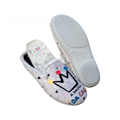 Zapatillas casa divertidas Muyter 322 Galegadas "A Raiña da Casa" piso de goma y plantilla extraíble Zapatillas casa divertidas Muyter 322 Galegadas "A Raiña da Casa" piso de goma y plantilla extraíble