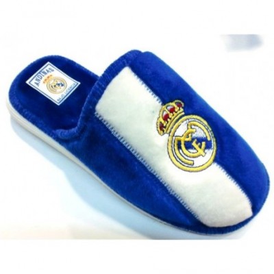 Zapatillas de estar por casa para niño del Real Madrid.