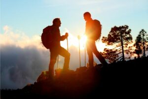 Personas haciendo trekking