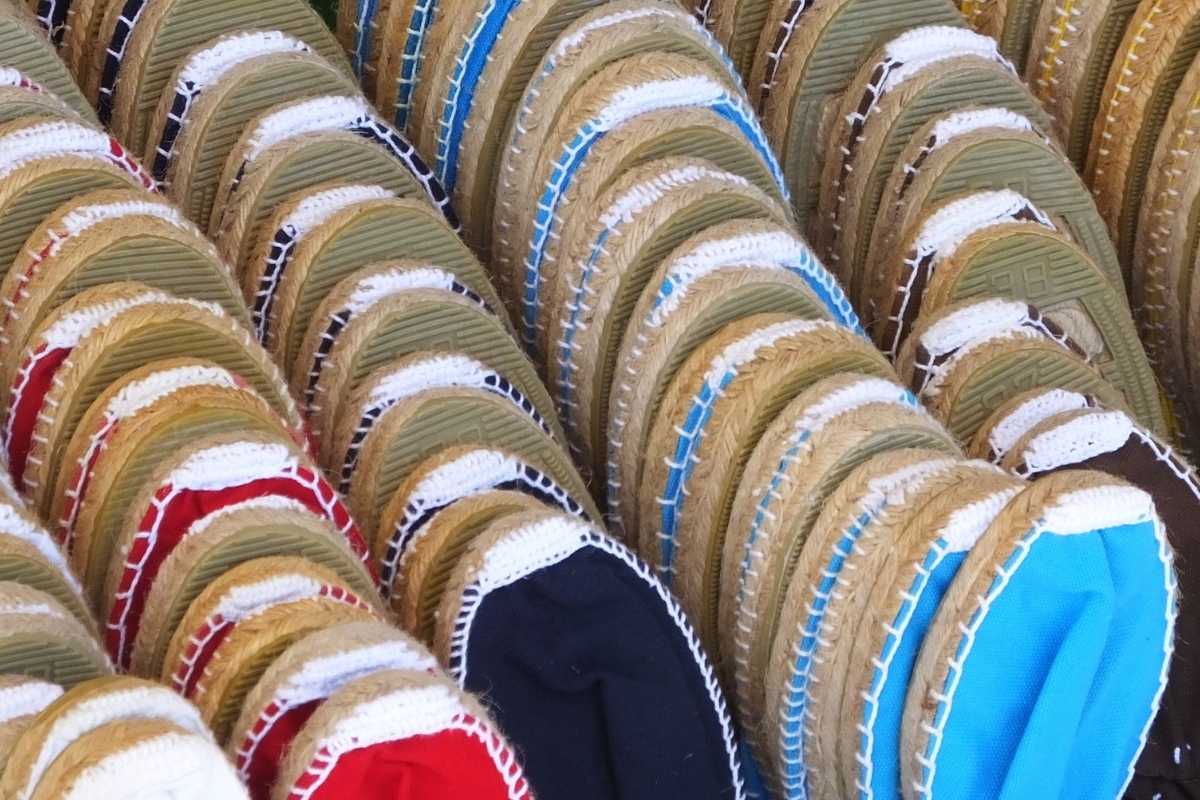 Lee más sobre el artículo Qué diferencia una buena alpargata de una de baja calidad según nuestra experiencia